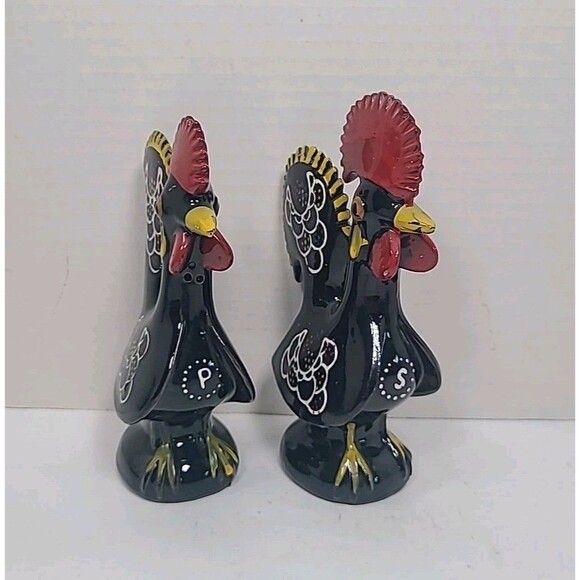 Vintage Hen and Rooster Figurine Salt & Pepper Shakers - Picture 3 of 7